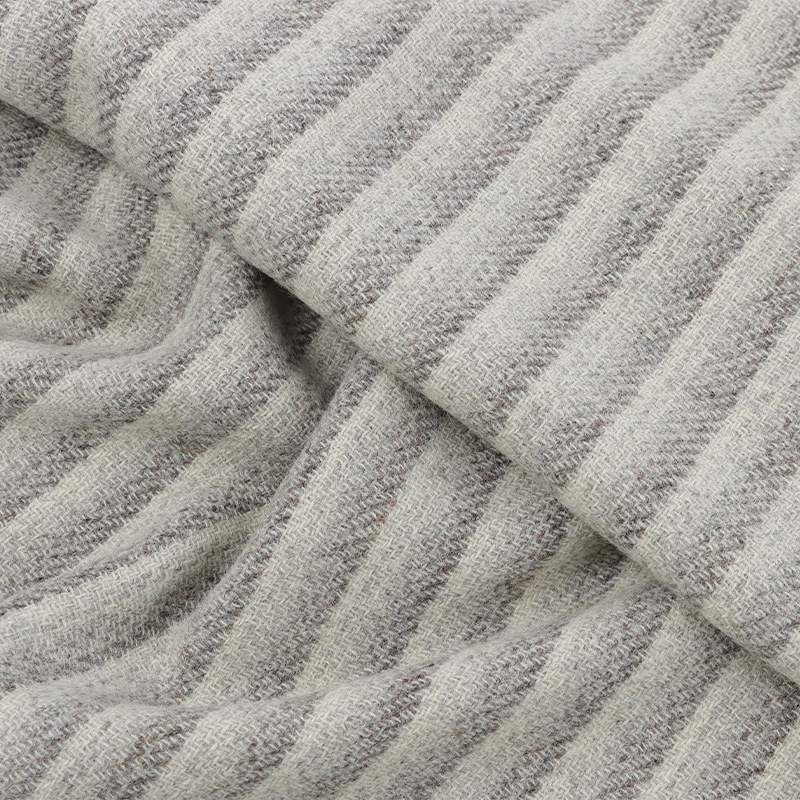 Visuaalinen laajennus pystyraidallinen kangas